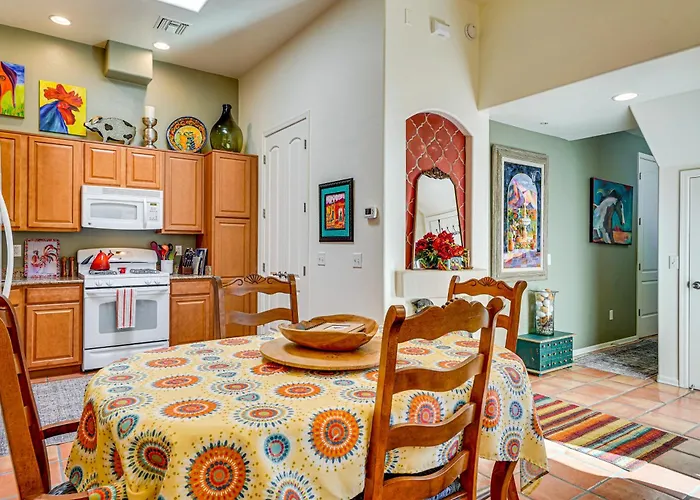 Sunny Adobe Retreat W/ Hot Tub & Mtn Views! *