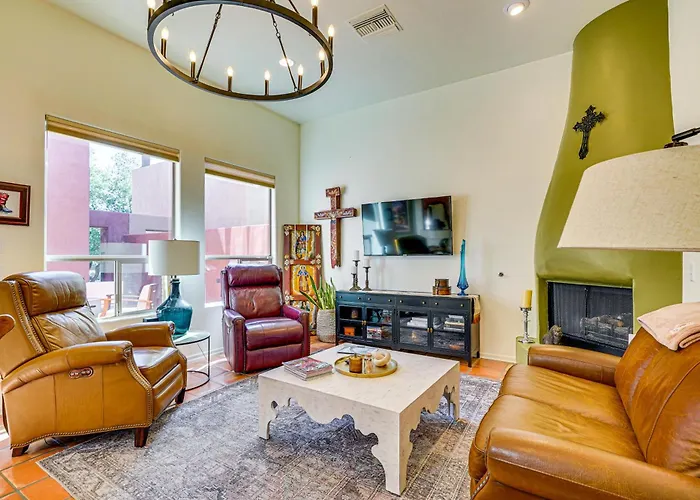 Sunny Adobe Retreat W/ Hot Tub & Mtn Views!