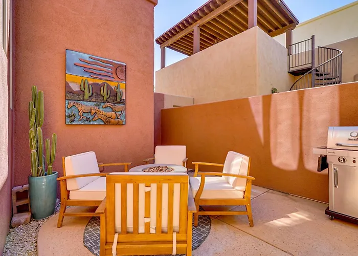Sunny Adobe Retreat W/ Hot Tub & Mtn Views! Holiday home *