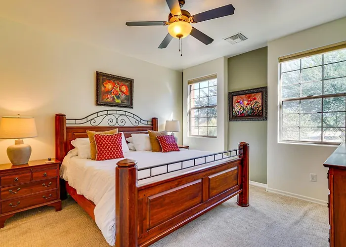 Sunny Adobe Retreat W/ Hot Tub & Mtn Views! Holiday home Tubac